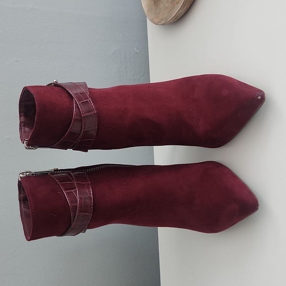 JustFab heeled booties size 6 burgundy - Picture 2 of 3